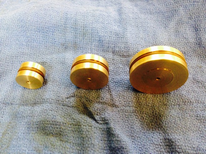 The pistons with Viton rings .