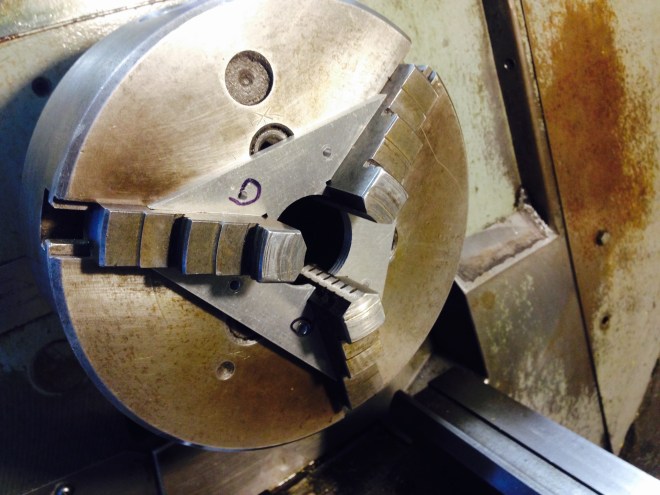 The new version lathe spider bits, clamped to the lathe chuck
