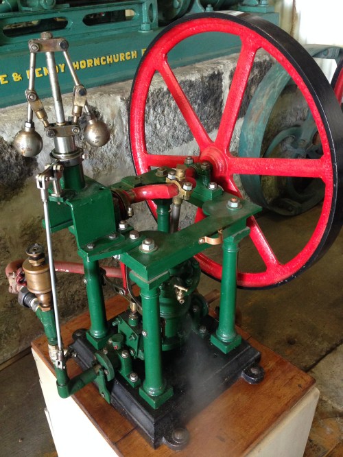 This oscillating single cylinder, double acting steam engine with very nice architectural details dates from 1862. It is probably the oldest working engine at the show