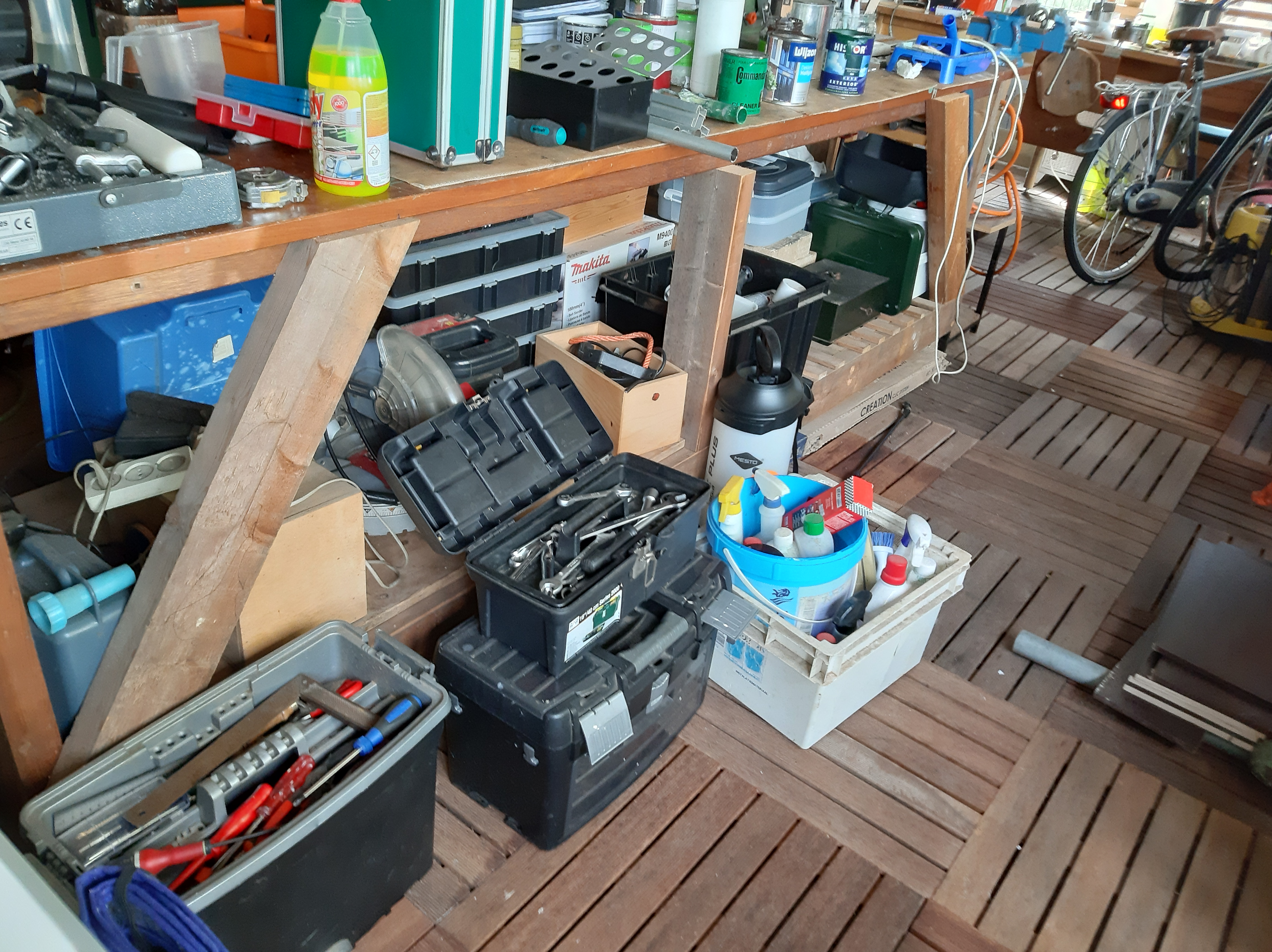 storage beneed big workbench room 3.jpg